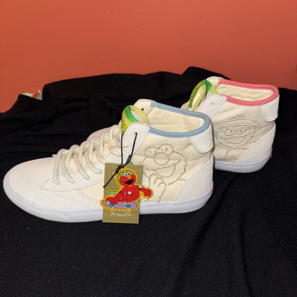Vans - Picture 3 of 6